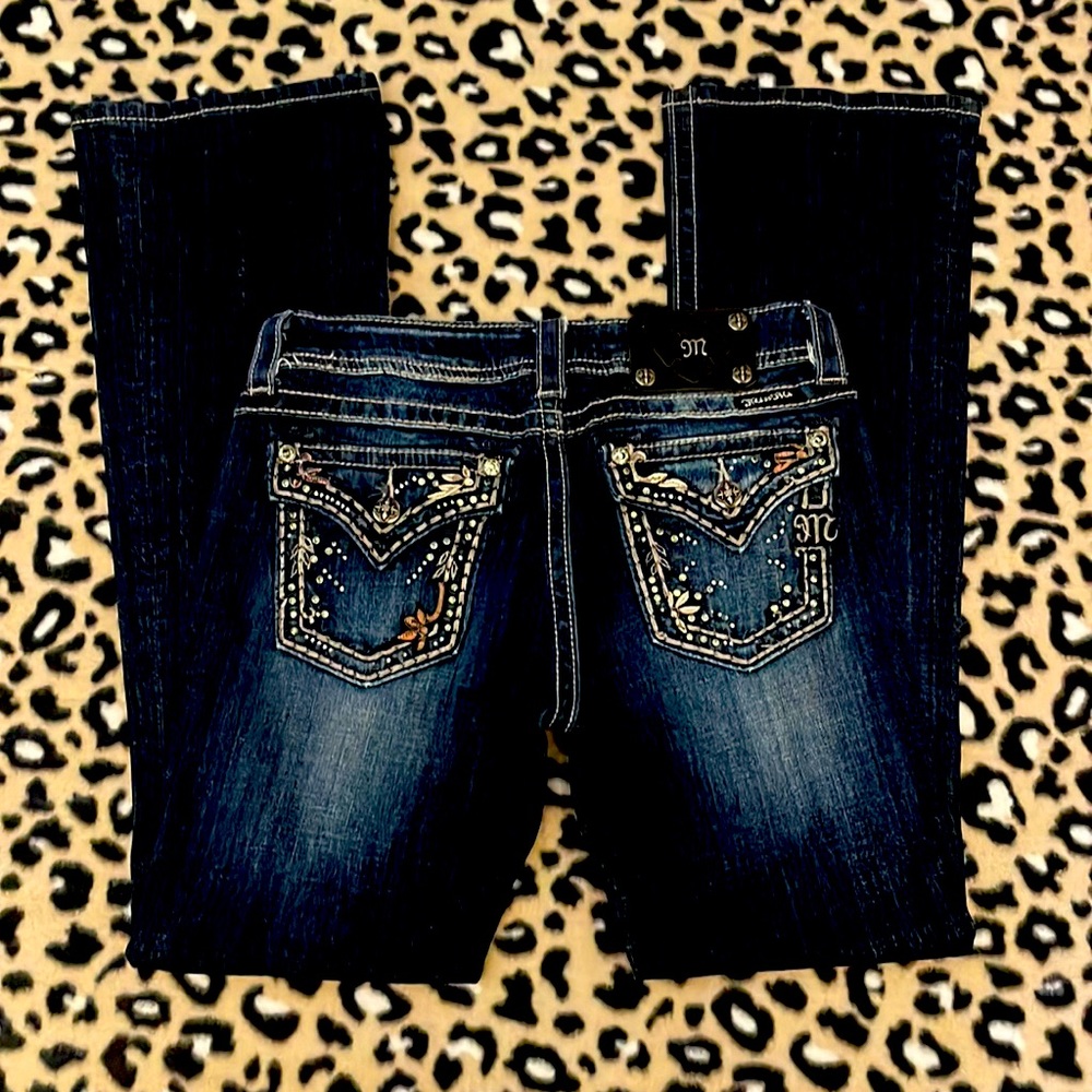 NWOT Miss Me dark wash, bootcut in size 27.